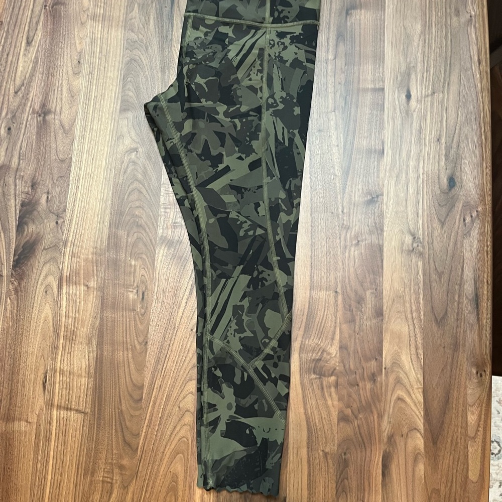 Lululemon 7/8 Camo Tights